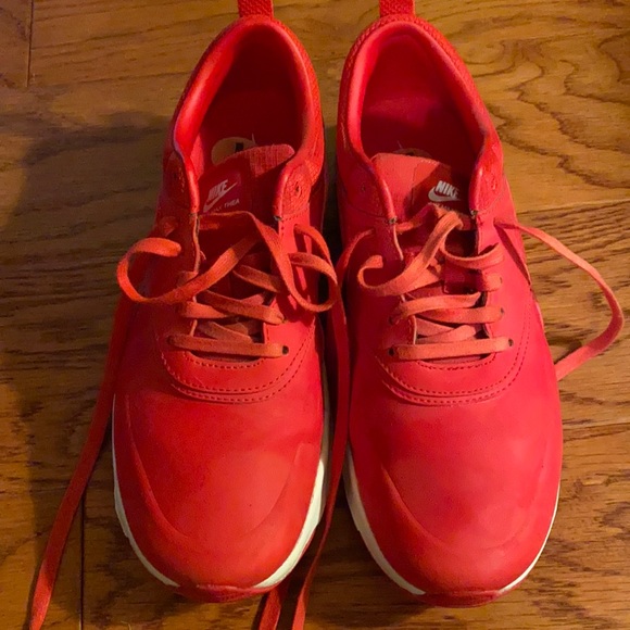 Nike Shoes - Nike Air Max Thea